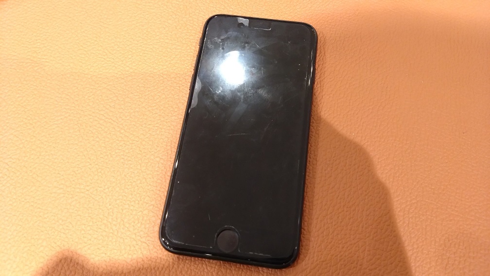 バッテリー持ちが気になるiPhoneSE2（アイフォン）のバッテリー交換承りました！！